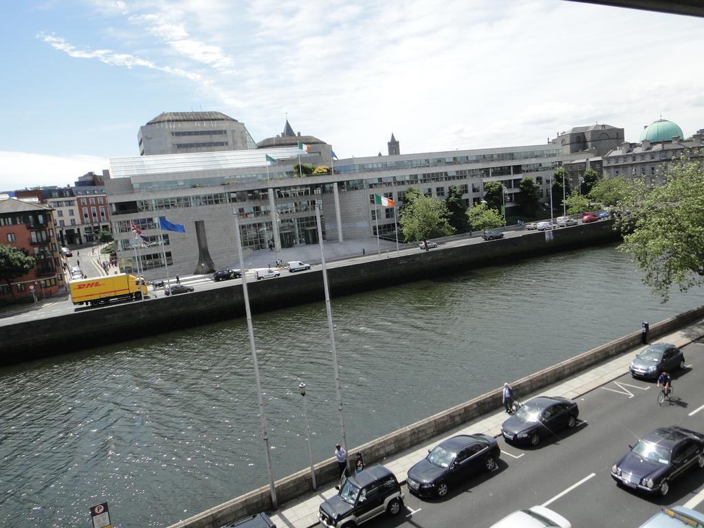 Inn On The Liffey Guesthouse Dublin Exteriör bild
