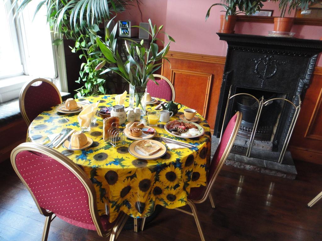 Inn On The Liffey Guesthouse Dublin Exteriör bild